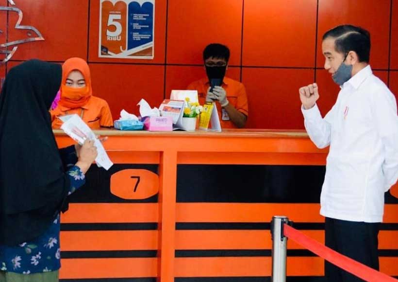 Presiden Jokowi Tinjau Penyaluran Bantuan Tunai di Kota Bogor